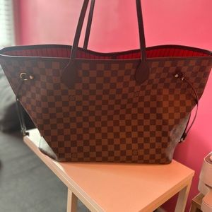 Excellent condition Neverfull GM NM Damier + wristlet.